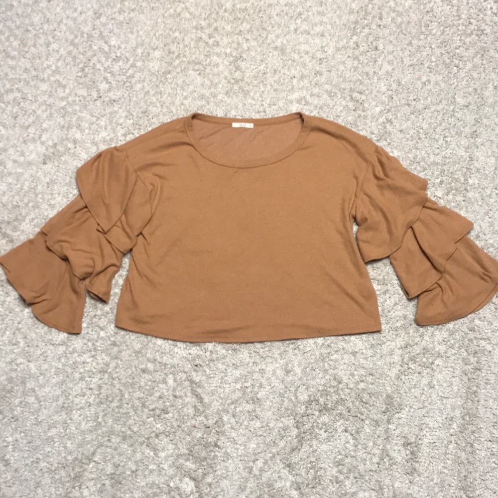 Ruffled Sleeved Sweater/Shirt